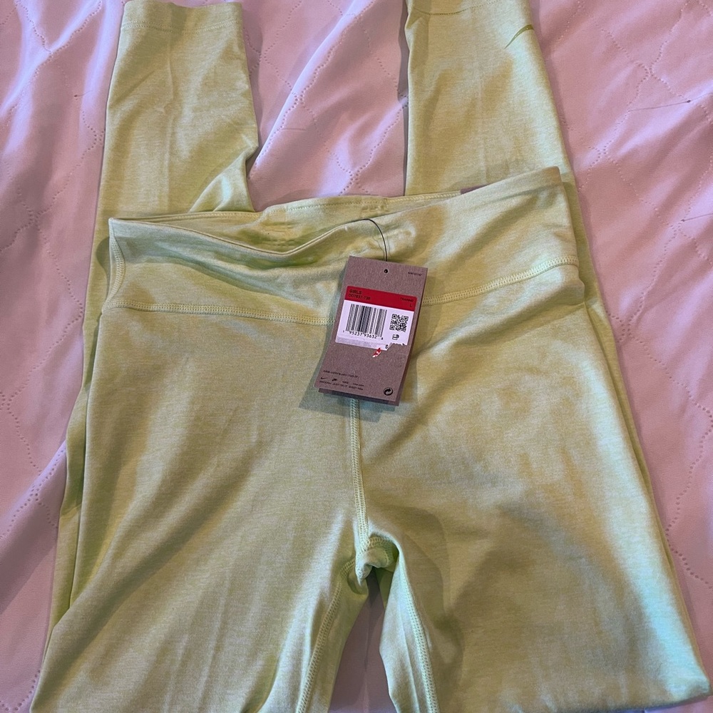 NWT Girls Nike One Luxe Dri-Fit leggings  size Large